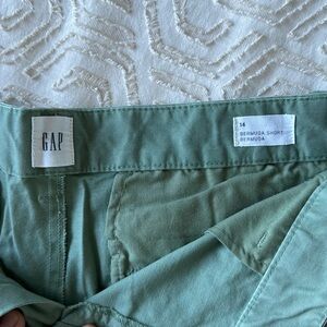 GAP Green Bermuda shorts size 14